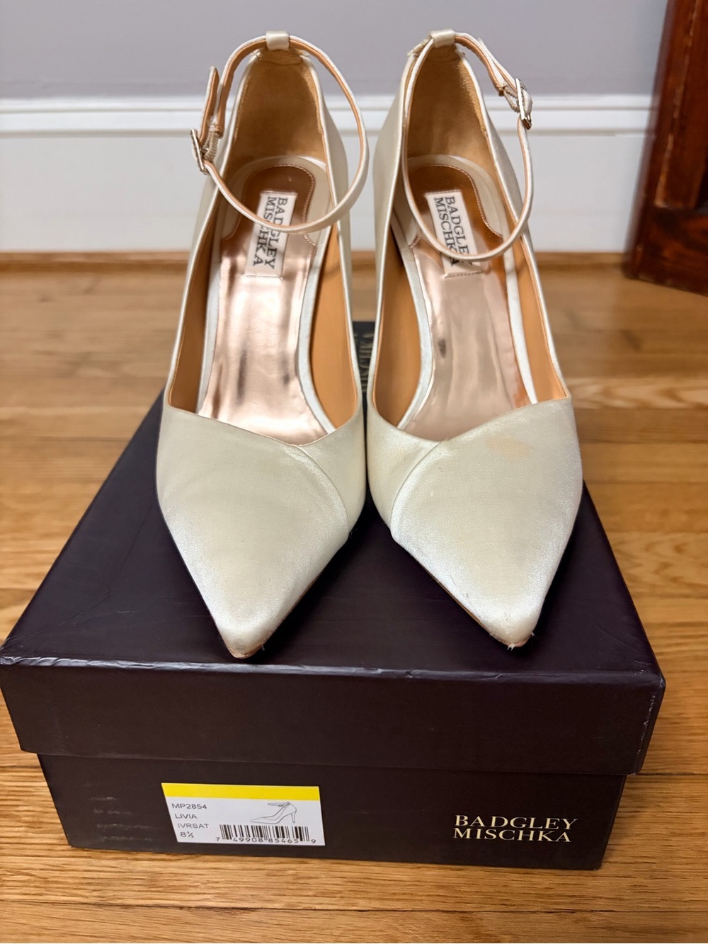Badgley Mischka Ivory Pointed-Toe Ankle-Strap Pumps